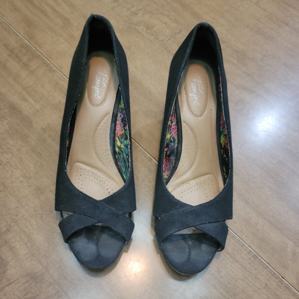 Wedge sandals size 10